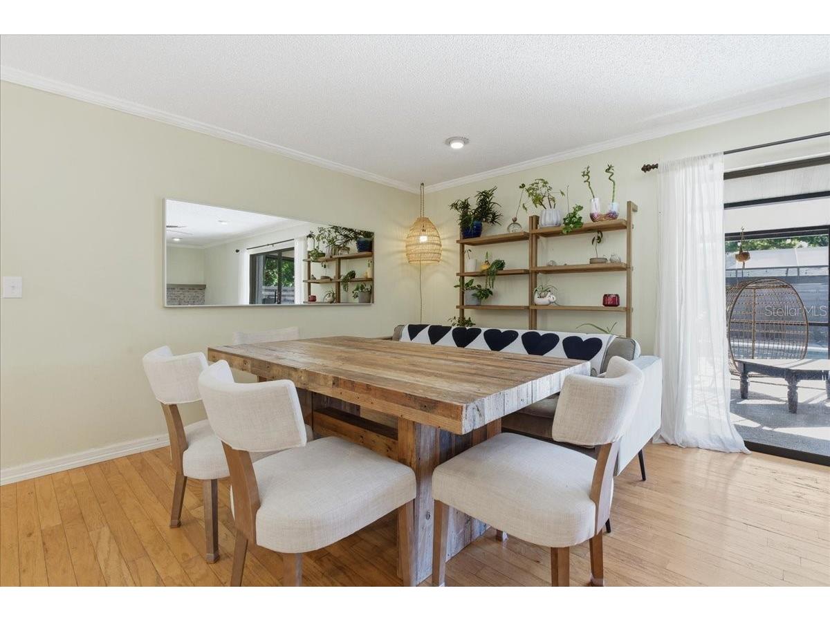 1467 Georgetowne Drive Sarasota FL 34232 A4686405 image9