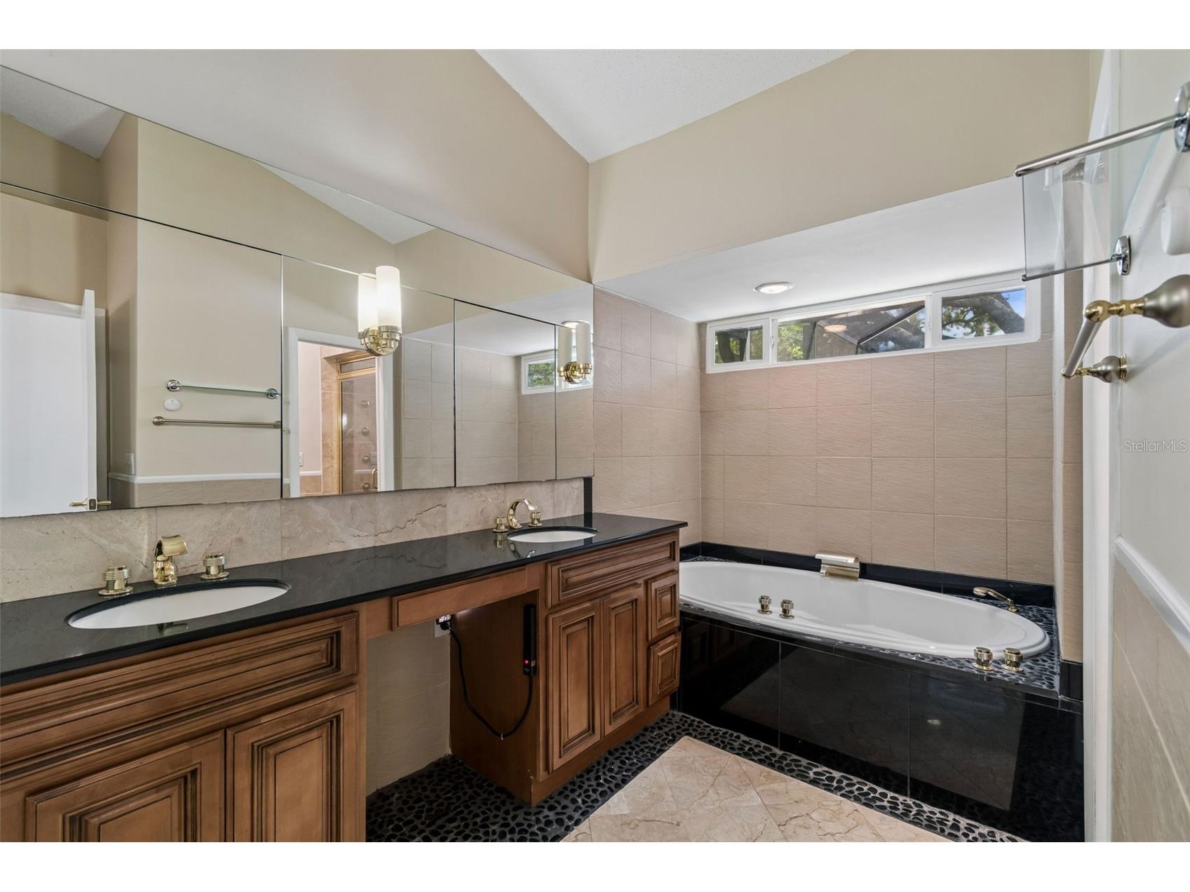 14675 Village Glen Circle Tampa FL 33618 TB8503540 image42