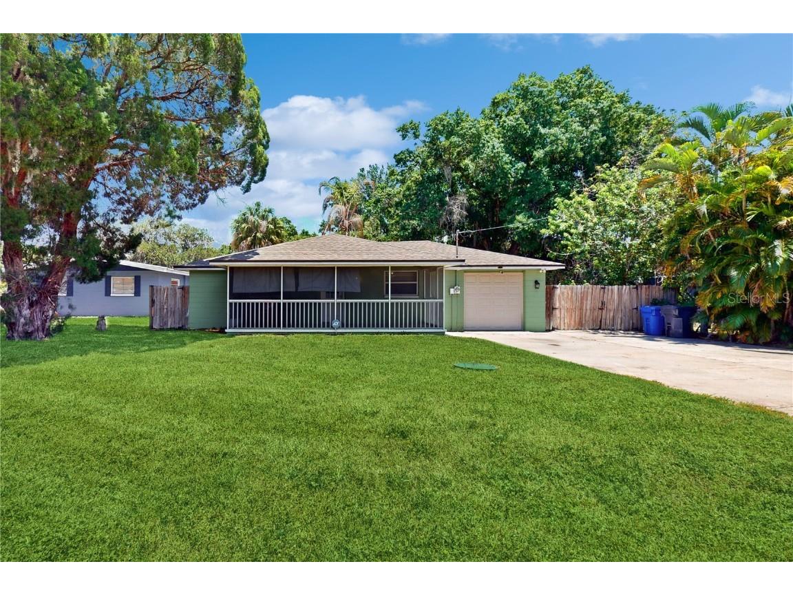 147 18th Street NW Ruskin FL 33570 A4611170 image1