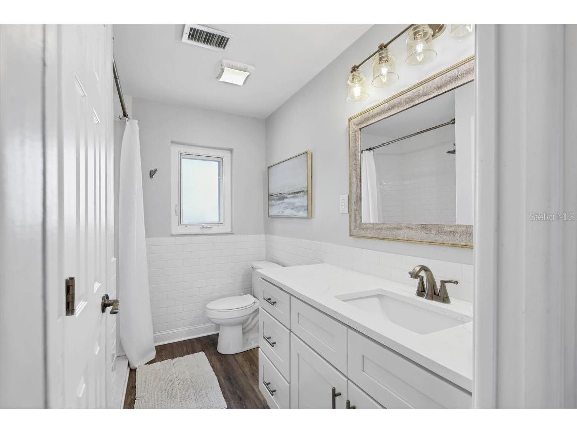 147 Adair Avenue Sarasota FL 34243 A4666450 image24