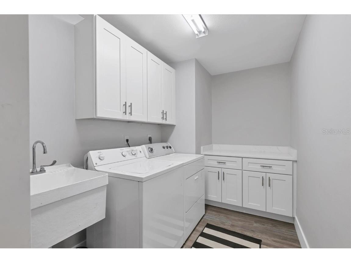 147 Adair Avenue Sarasota FL 34243 A4666450 image32