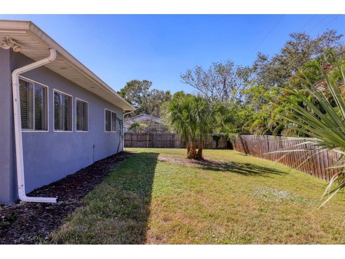 147 Adair Avenue Sarasota FL 34243 A4666450 image34