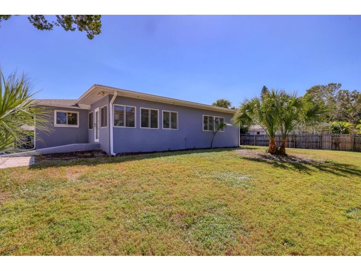 147 Adair Avenue Sarasota FL 34243 A4666450 image35