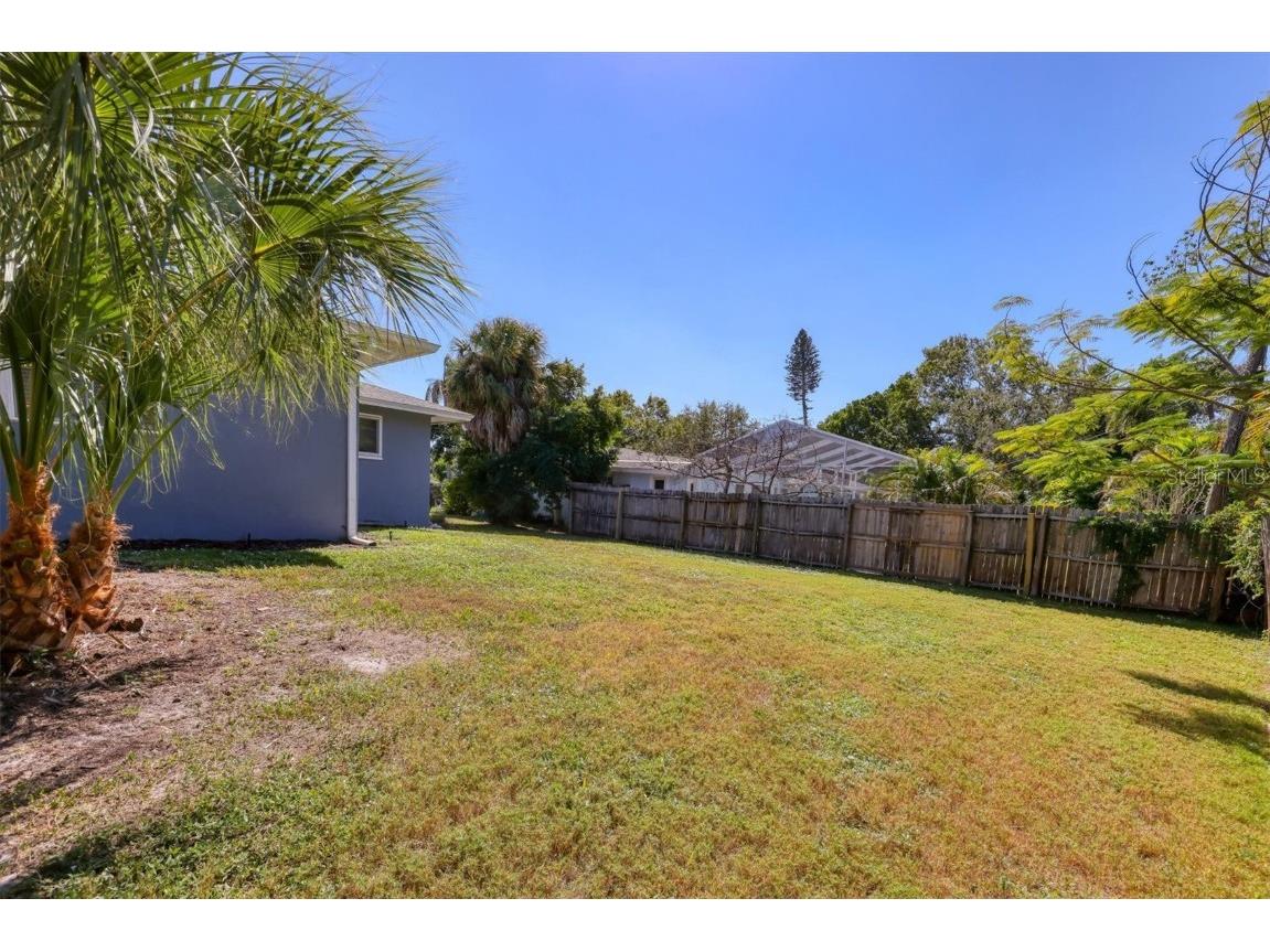 147 Adair Avenue Sarasota FL 34243 A4666450 image36