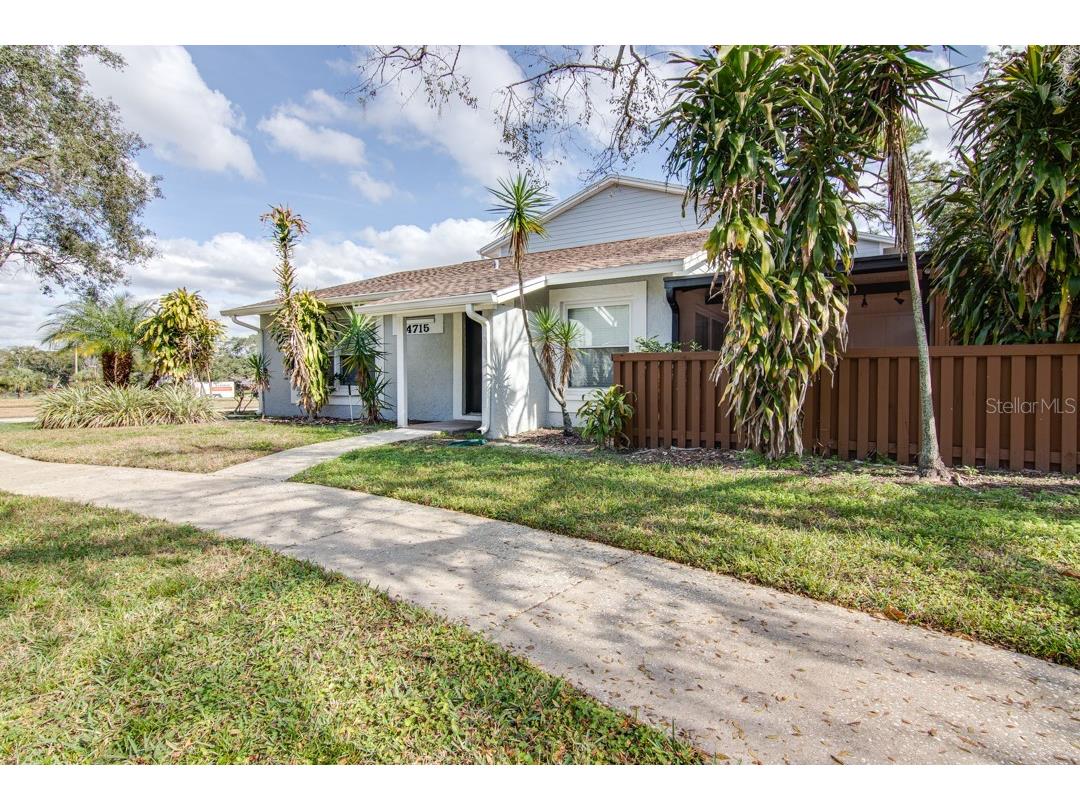 14715 Lake Forest Drive Lutz FL 33559 T3421251 image1