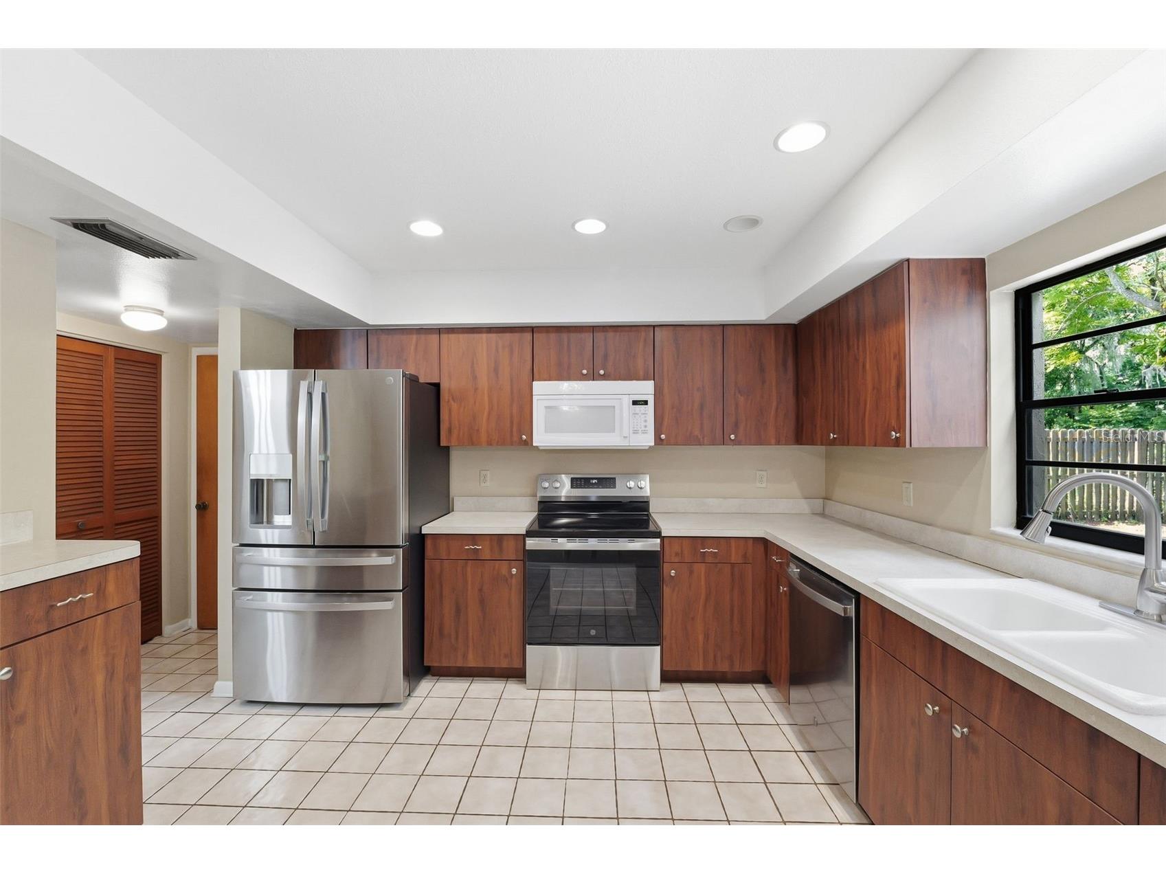14728 Tall Tree Drive Lutz FL 33559 TB8508819 image16