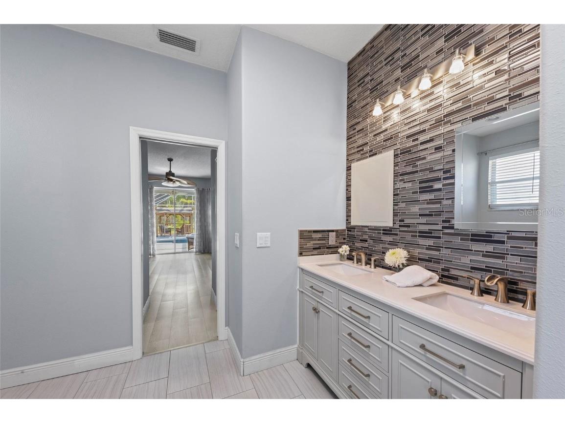 14730 1st Avenue E Bradenton FL 34212 A4640272 image32