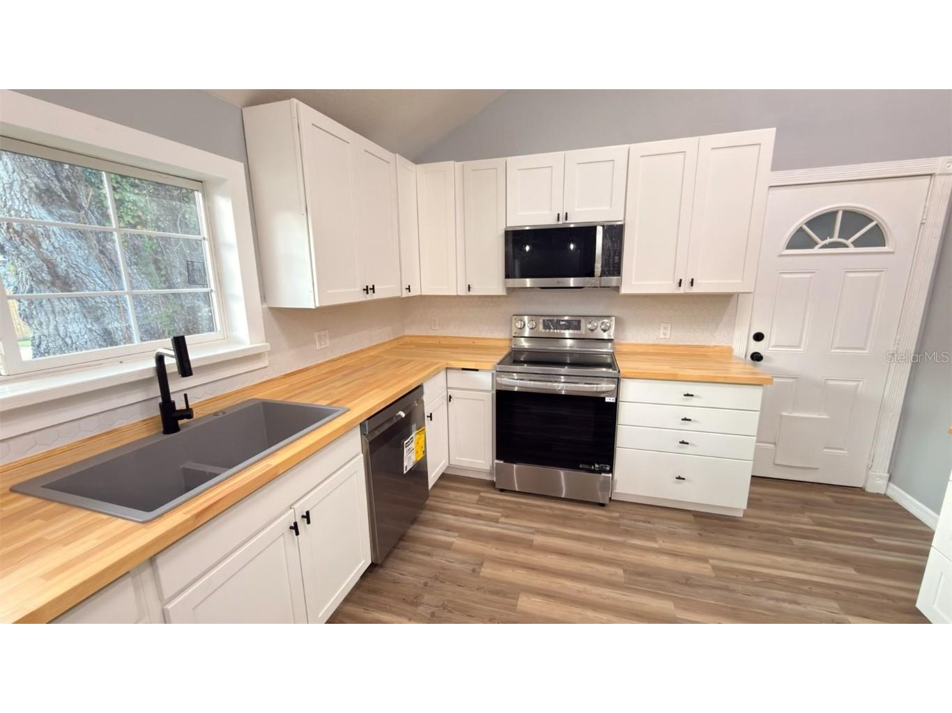 14740 Johns Road Dade City FL 33525 A4668545 image6