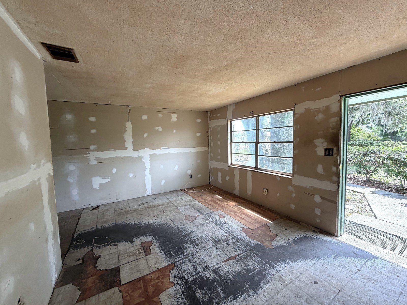 14741 12th Street Dade City FL 33523 W7886360 image5