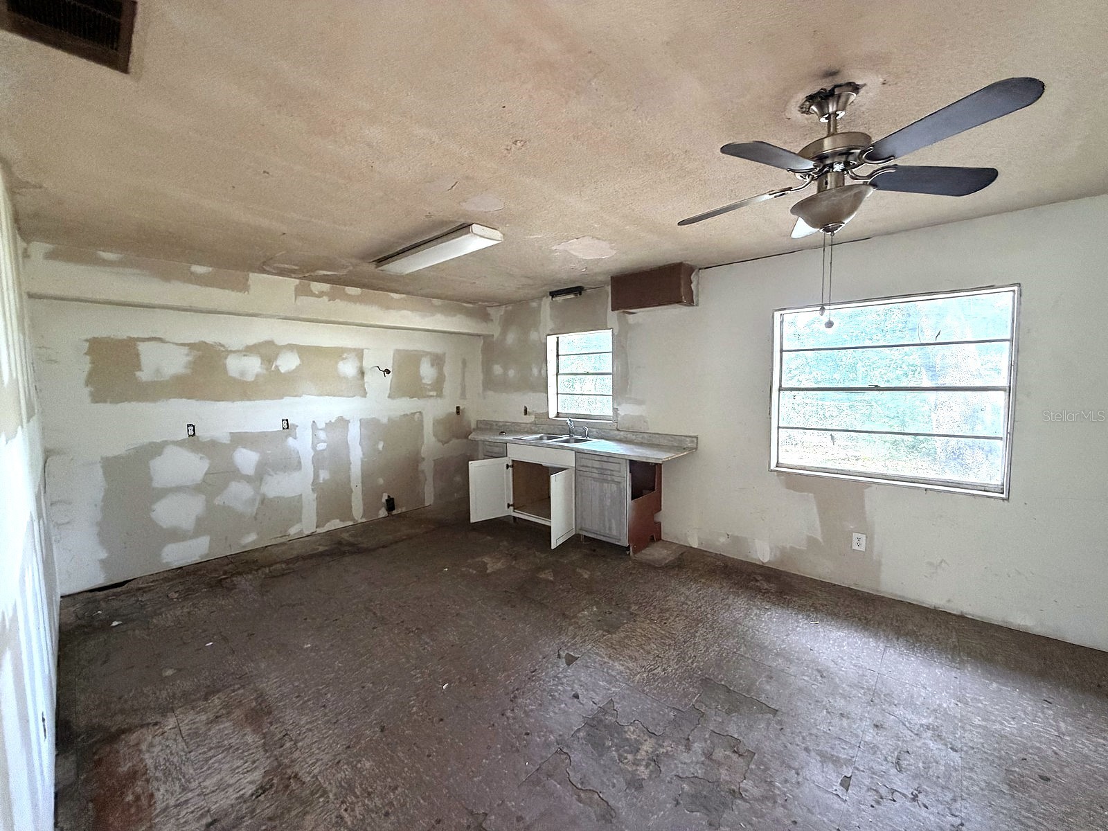 14741 12th Street Dade City FL 33523 W7886360 image6