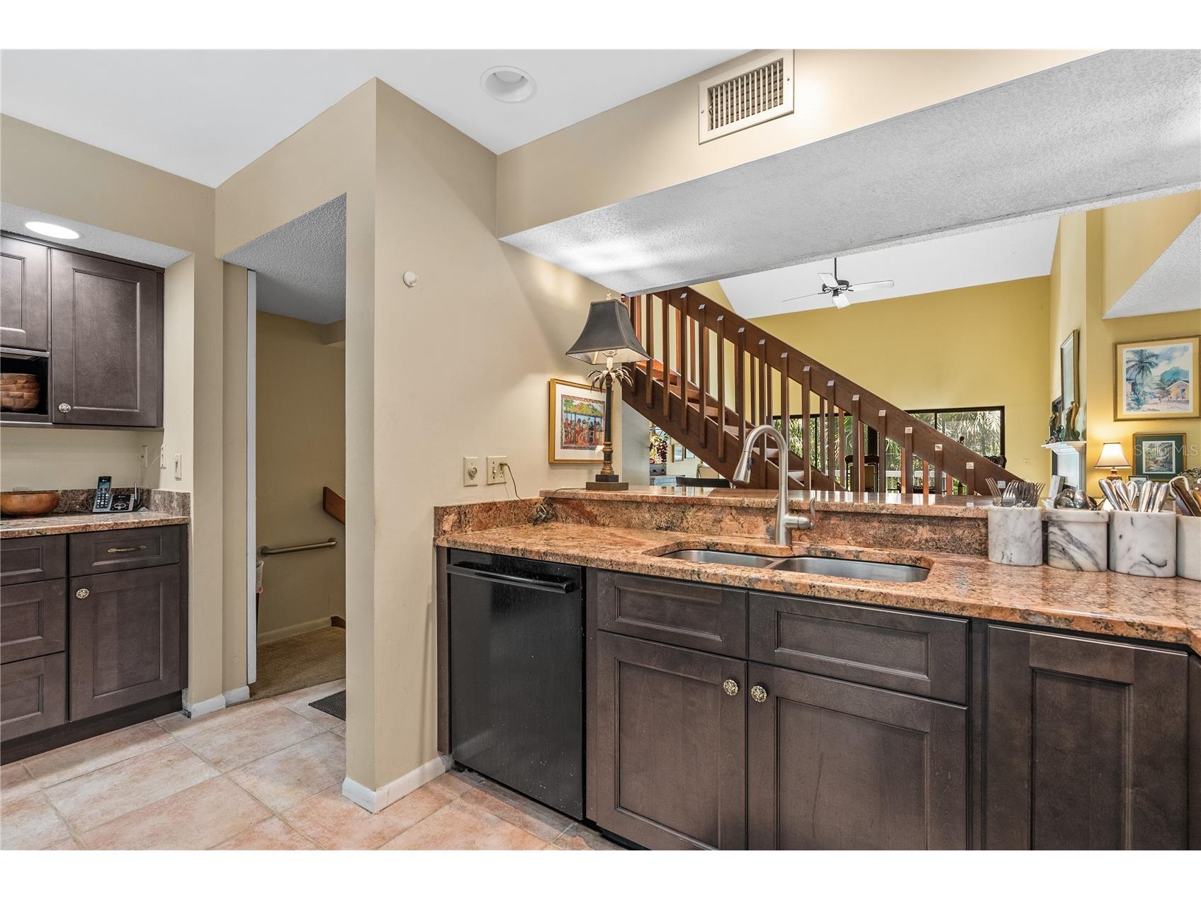 1475 Landings Circle #43 Sarasota FL 34231 A4694471 image12