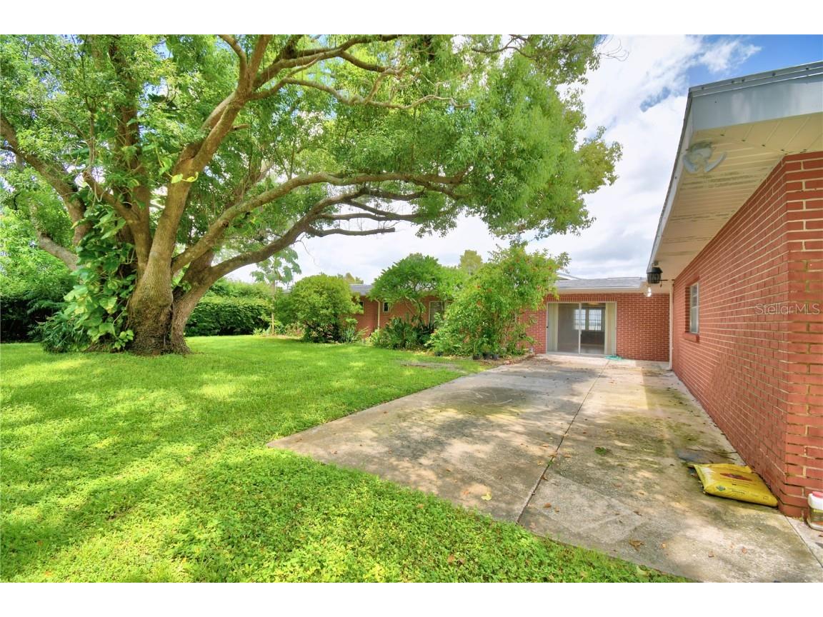 1475 S Lake Howard Drive Winter Haven FL 33880 P4934004 image23