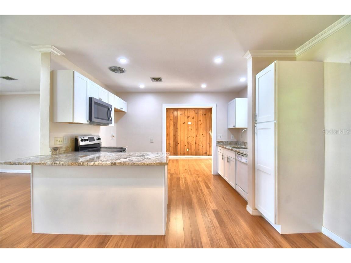 1475 S Lake Howard Drive Winter Haven FL 33880 P4934004 image3