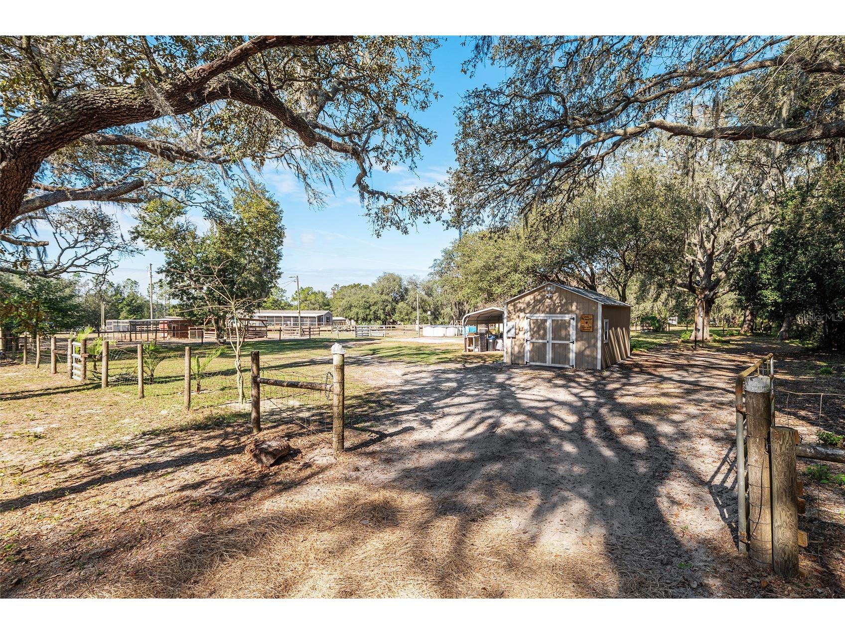 14765 SE 180th Street Weirsdale FL 32195 OM716135 image1