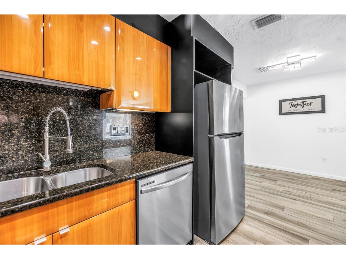 1477 S School Avenue Sarasota FL 34239 A4662930 image12