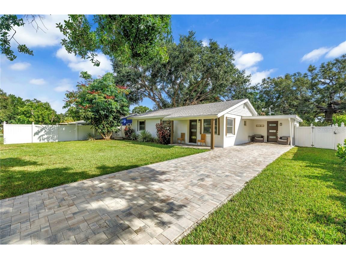 1477 S School Avenue Sarasota FL 34239 A4662930 image2