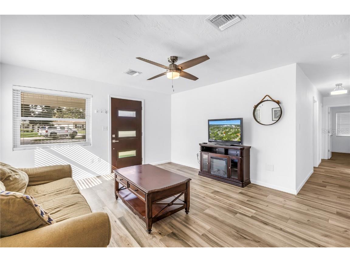 1477 S School Avenue Sarasota FL 34239 A4662930 image7