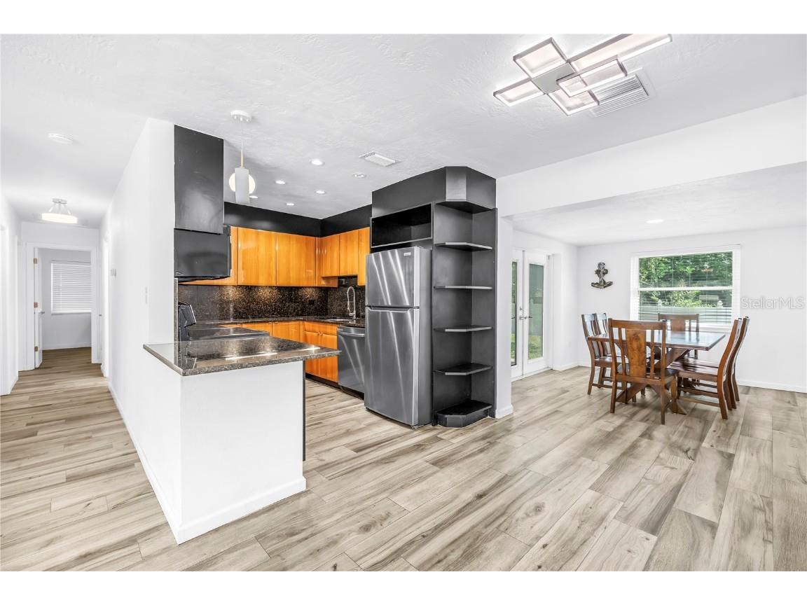 1477 S School Avenue Sarasota FL 34239 A4662930 image8