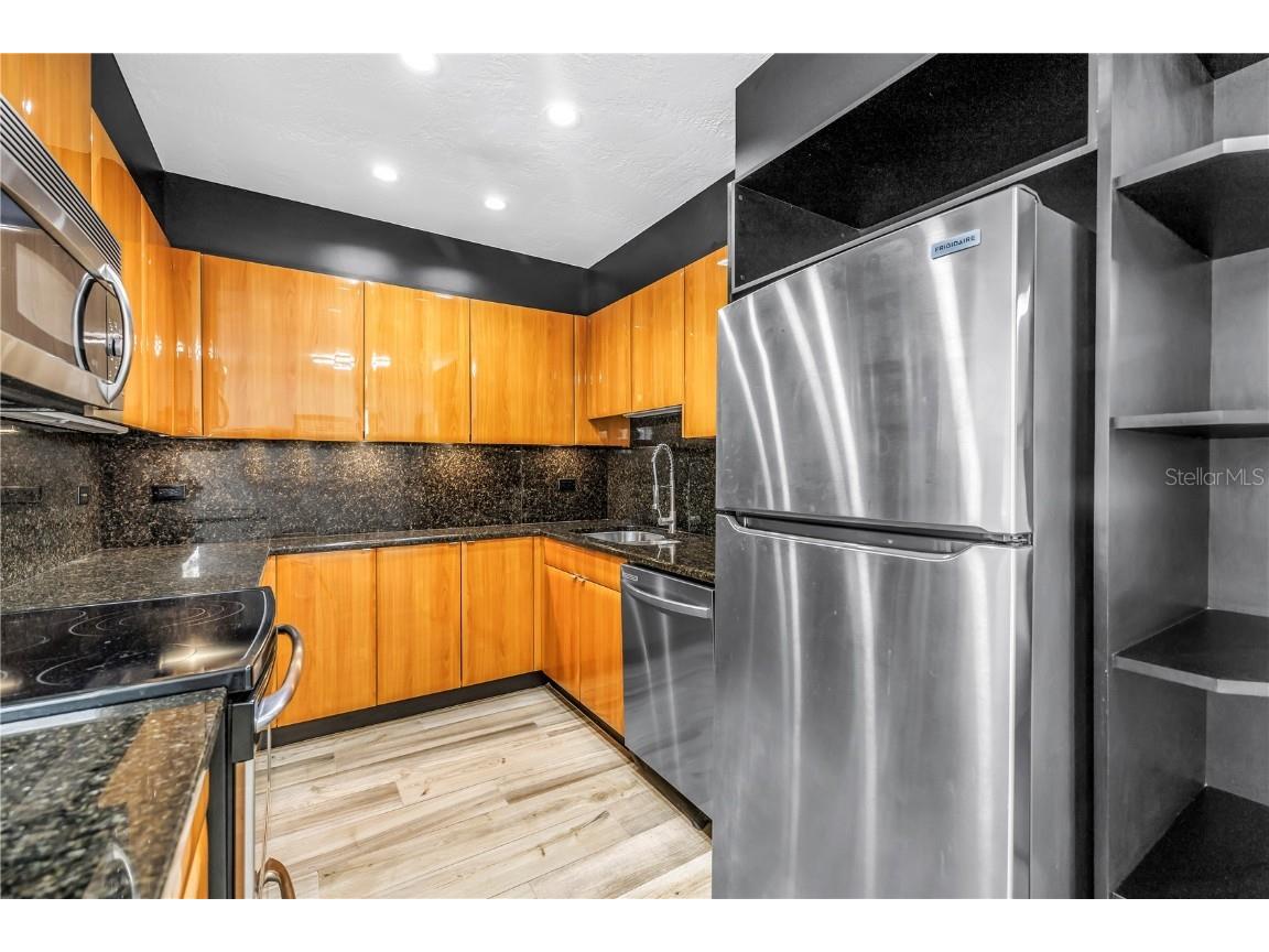 1477 S School Avenue Sarasota FL 34239 A4662930 image9