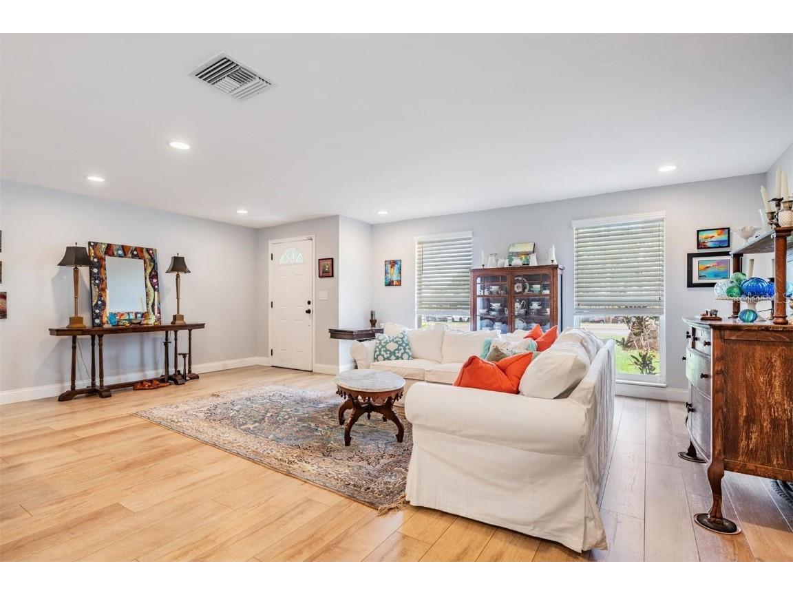 1477 Union Street, Clearwater, FL, 33755 MLS U8239091 Edina Realty