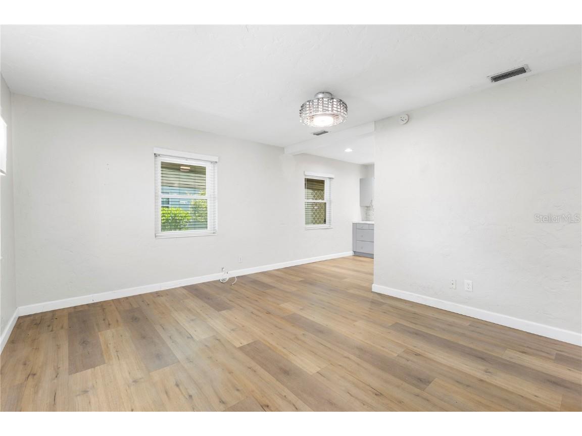 148 42nd Avenue NE Saint Petersburg FL 33703 TB8429370 image10