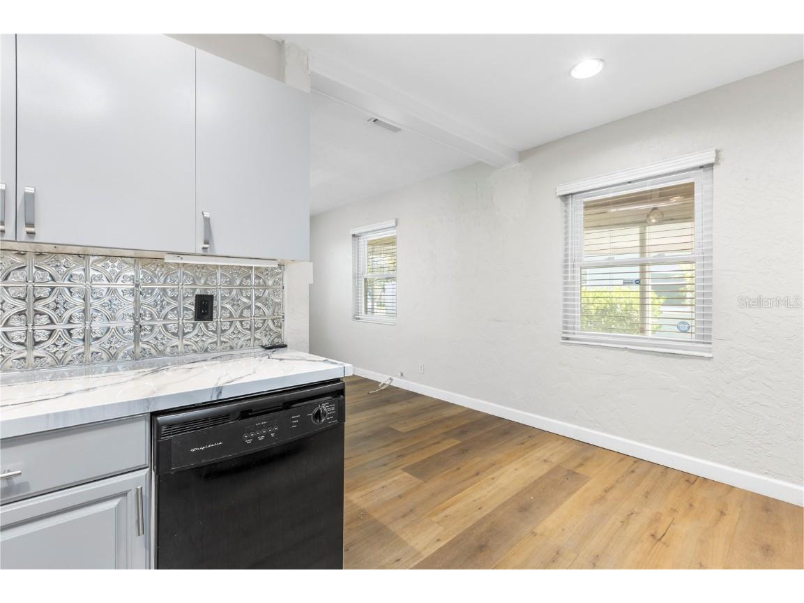 148 42nd Avenue NE Saint Petersburg FL 33703 TB8429370 image18