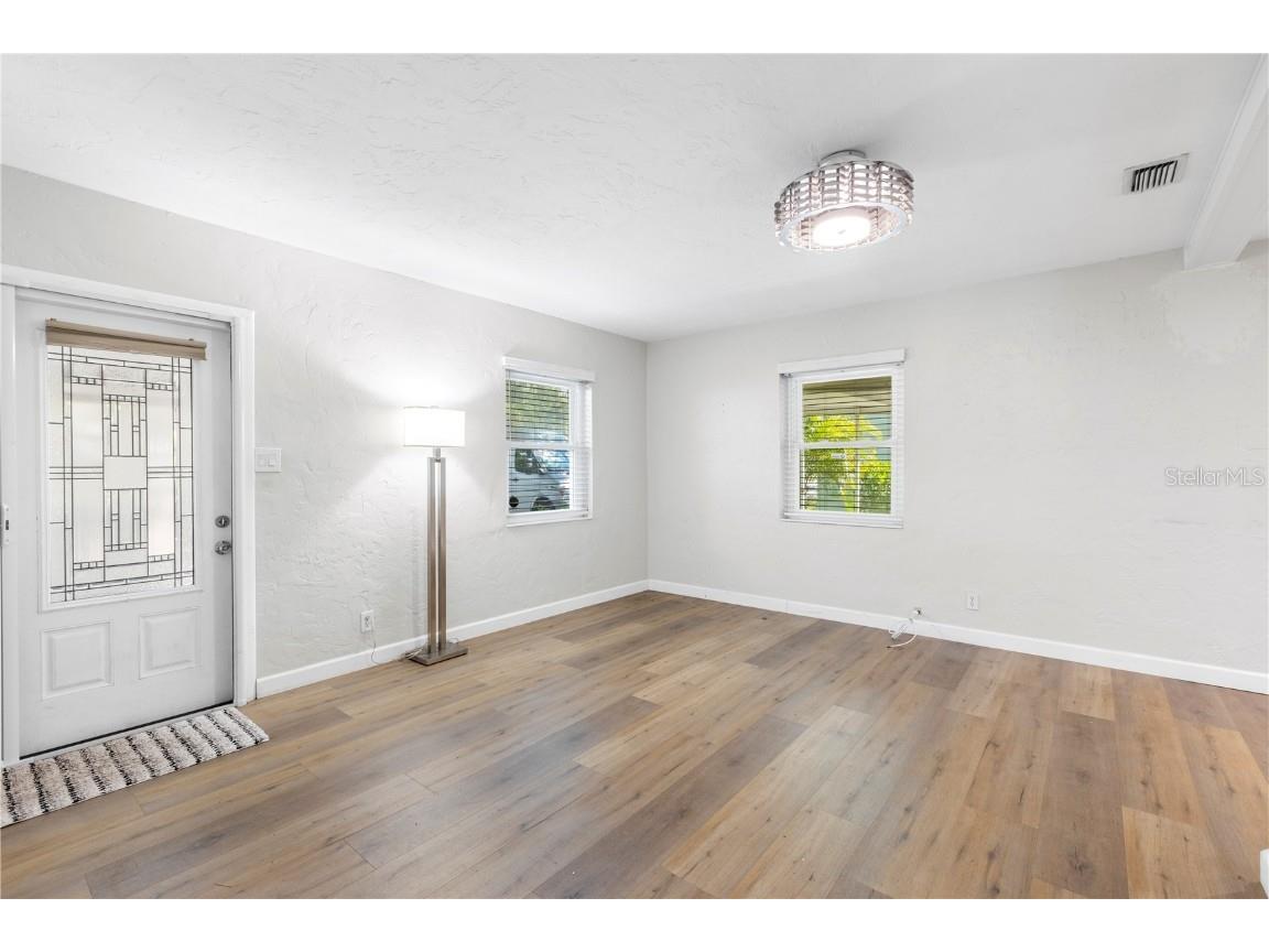 148 42nd Avenue NE Saint Petersburg FL 33703 TB8429370 image7