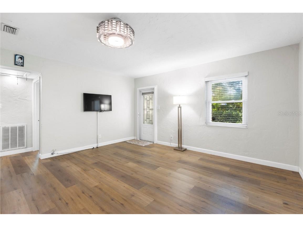 148 42nd Avenue NE Saint Petersburg FL 33703 TB8429370 image8