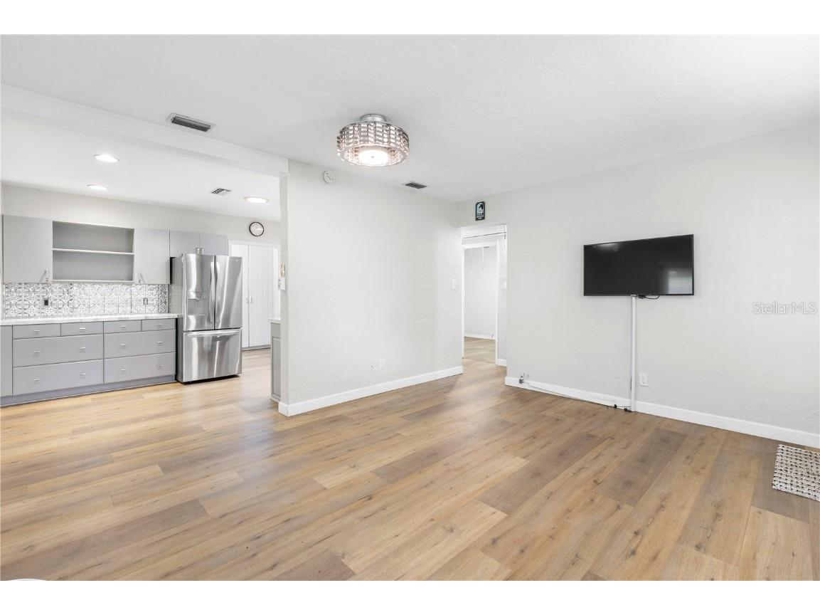 148 42nd Avenue NE Saint Petersburg FL 33703 TB8429370 image9