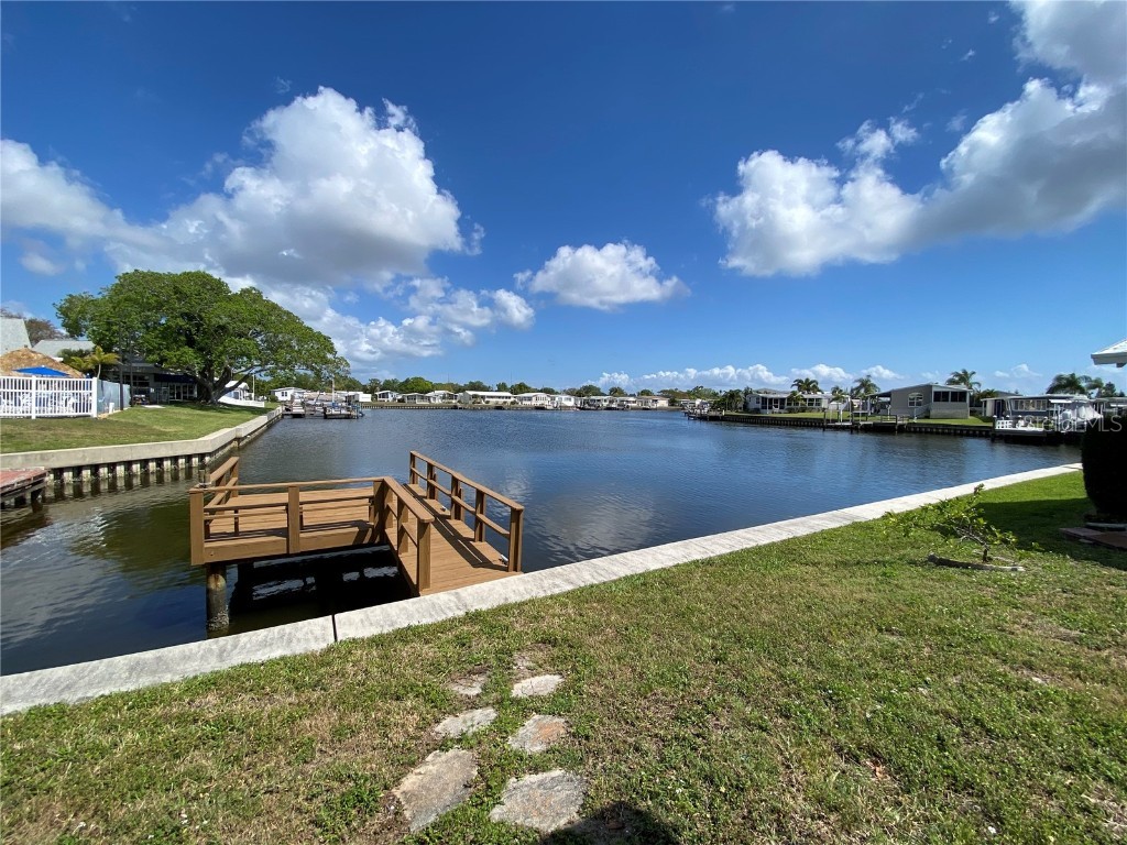 148 Americana Court NE #228 Saint Petersburg FL 33702 - TAMPA BAY U8248742 image1