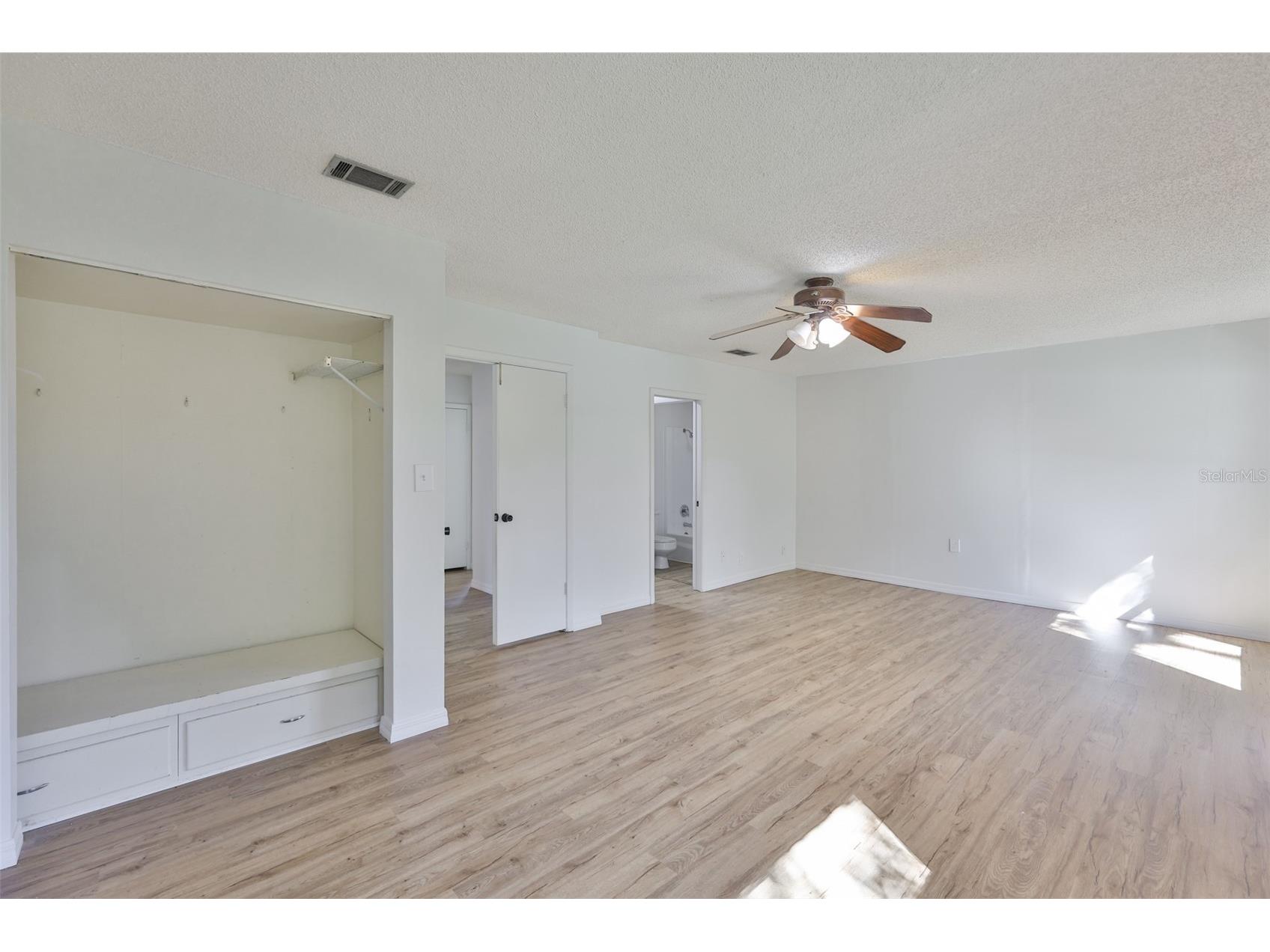 14805 Lake Forest Drive Lutz FL 33559 TB8484359 image20