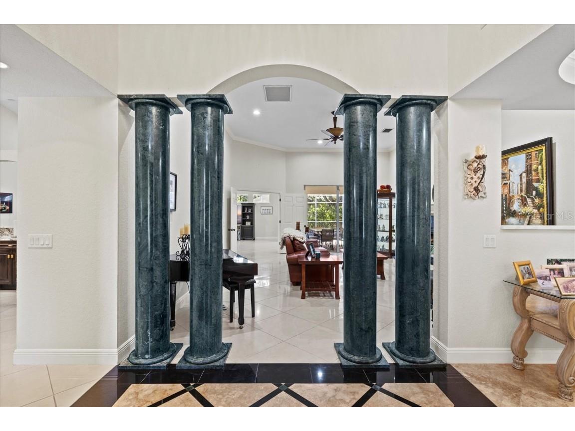 1482 Kingsdown Drive Sarasota FL 34240 A4674078 image10