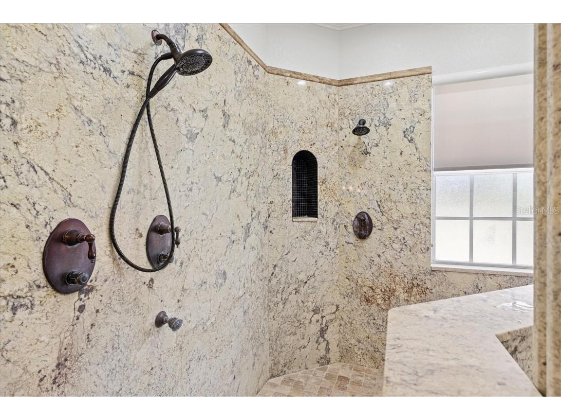 1482 Kingsdown Drive Sarasota FL 34240 A4674078 image17