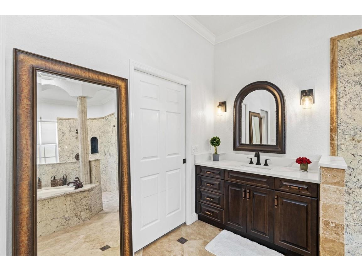 1482 Kingsdown Drive Sarasota FL 34240 A4674078 image18