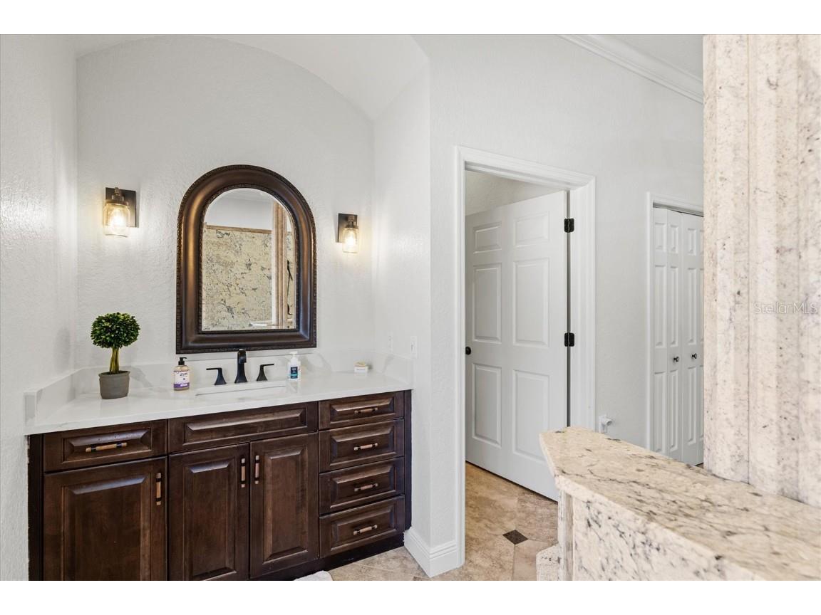 1482 Kingsdown Drive Sarasota FL 34240 A4674078 image19