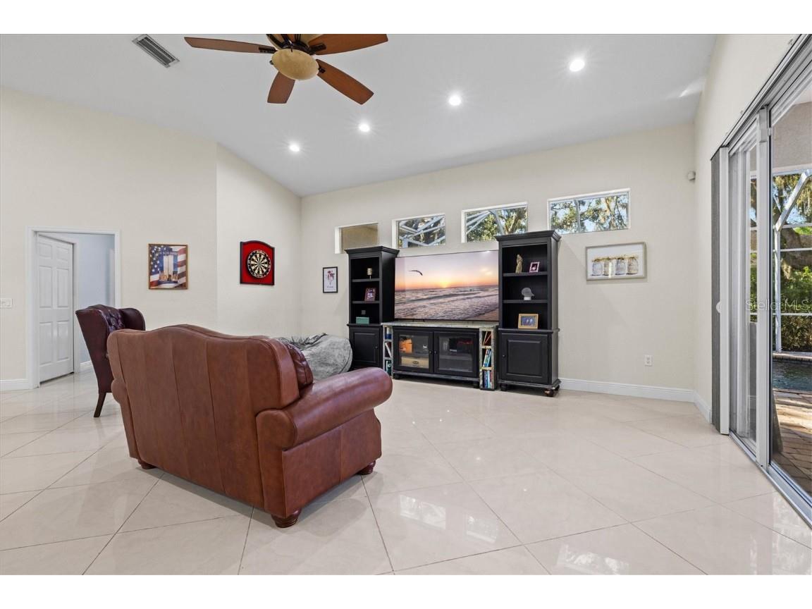 1482 Kingsdown Drive Sarasota FL 34240 A4674078 image40