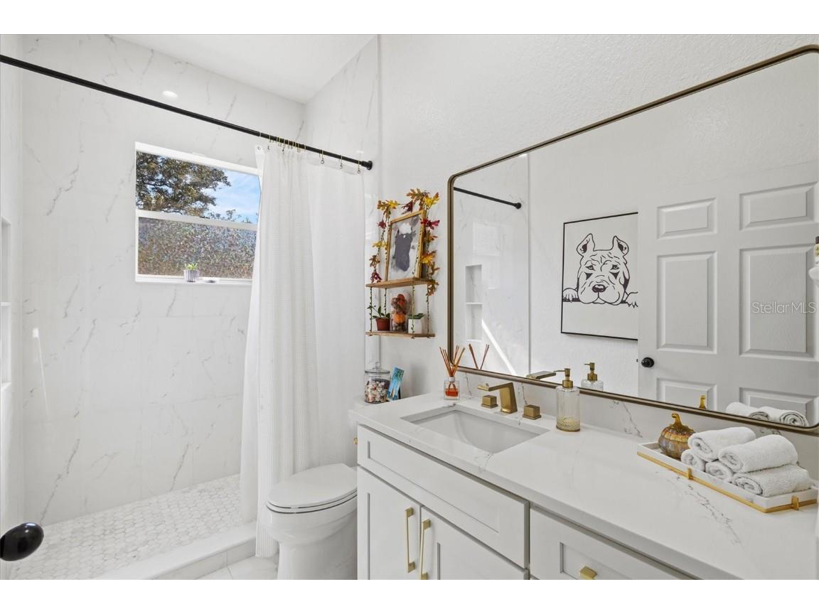 1482 Kingsdown Drive Sarasota FL 34240 A4674078 image45