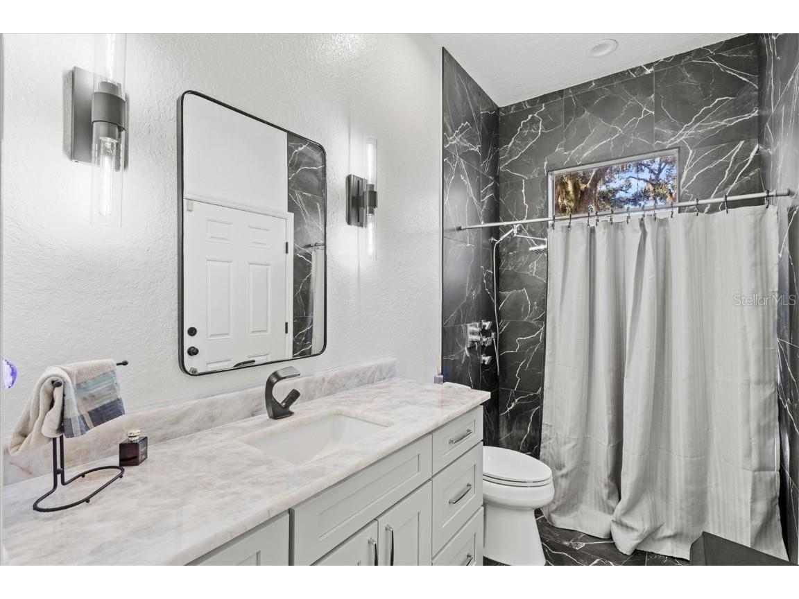 1482 Kingsdown Drive Sarasota FL 34240 A4674078 image48