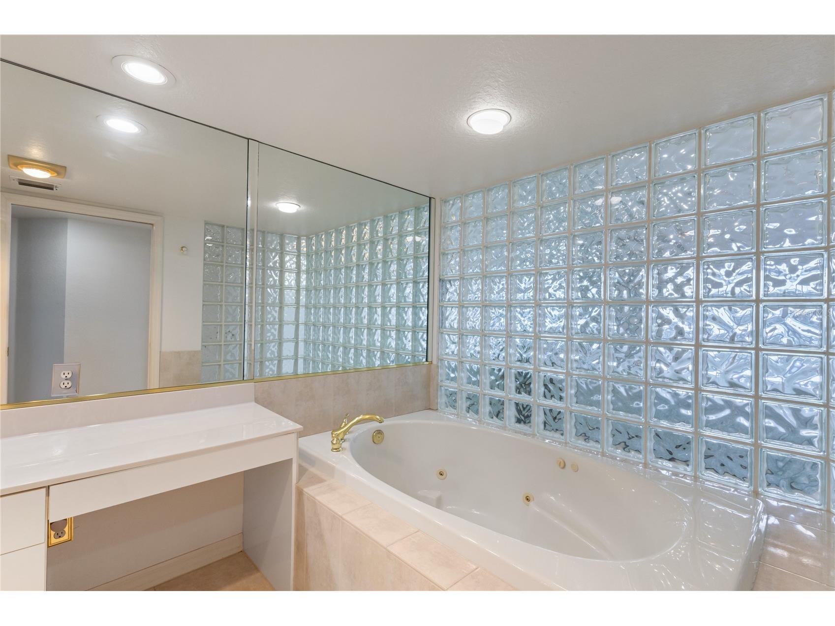 14825 Seminole Trail Seminole FL 33776 TB8505292 image25