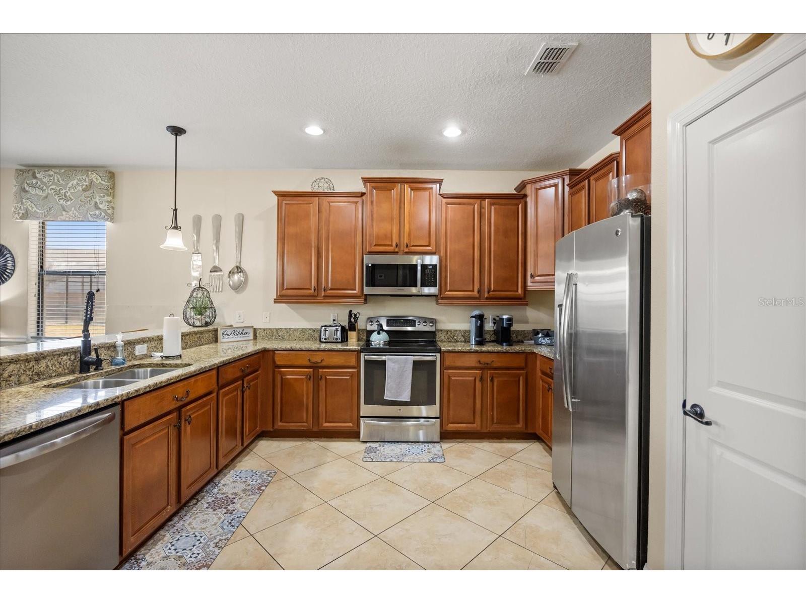 1484 Moon Valley Drive Davenport FL 33896 O6386900 image4