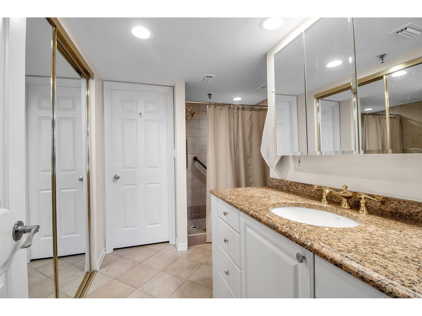 1485 Gulf Of Mexico Drive #303 Longboat Key FL 34228 - GULF OF MEXICO A4679674 image19