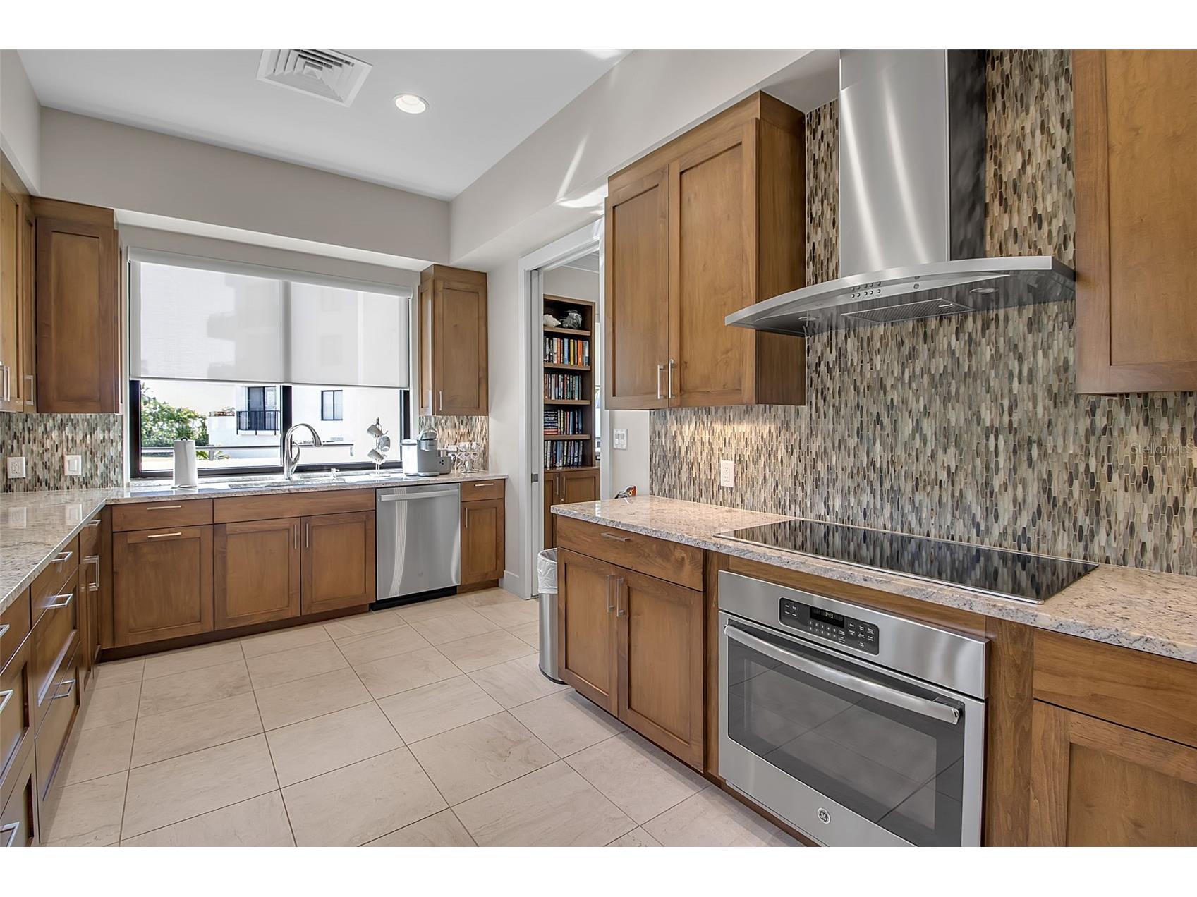 1485 Gulf Of Mexico Drive #303 Longboat Key FL 34228 - GULF OF MEXICO A4679674 image40