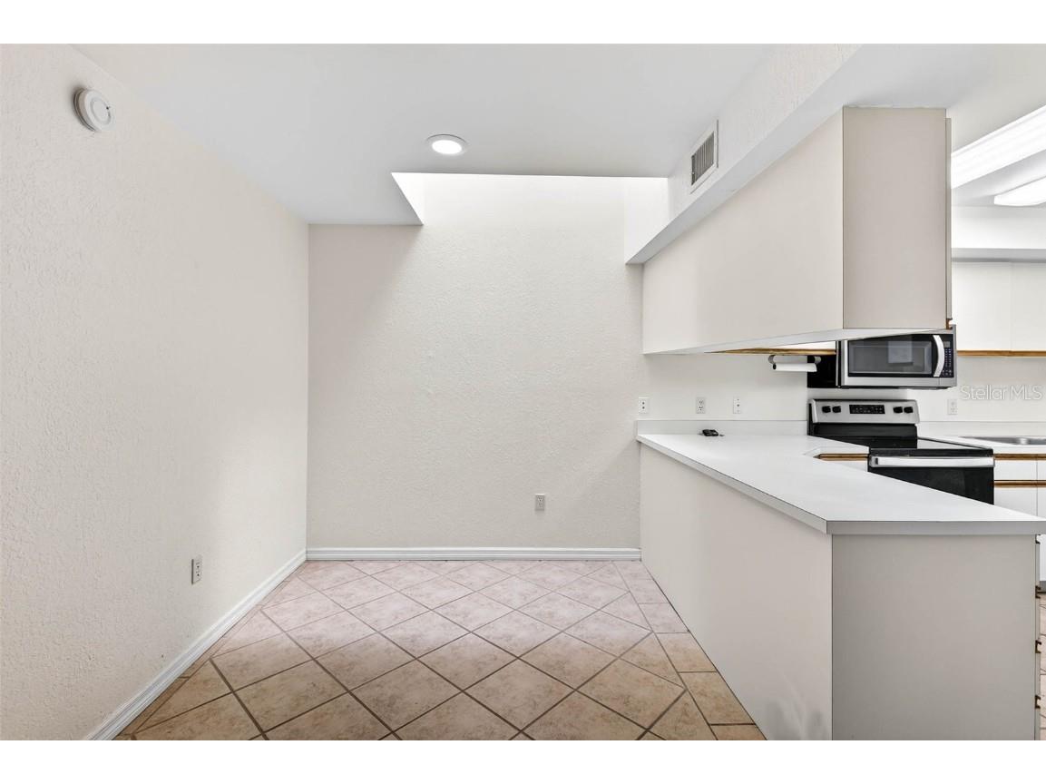 14856 Par Club Circle #14856 Tampa FL 33618 TB8378450 image9