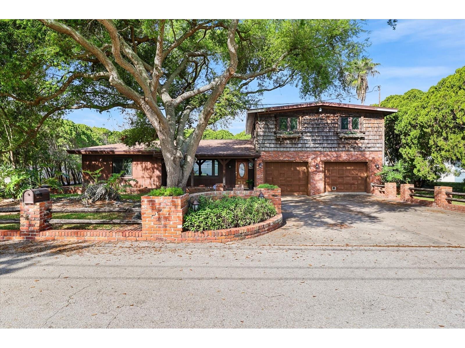 1488 Laconia Drive E Clearwater FL 33764 TB8486060 image1