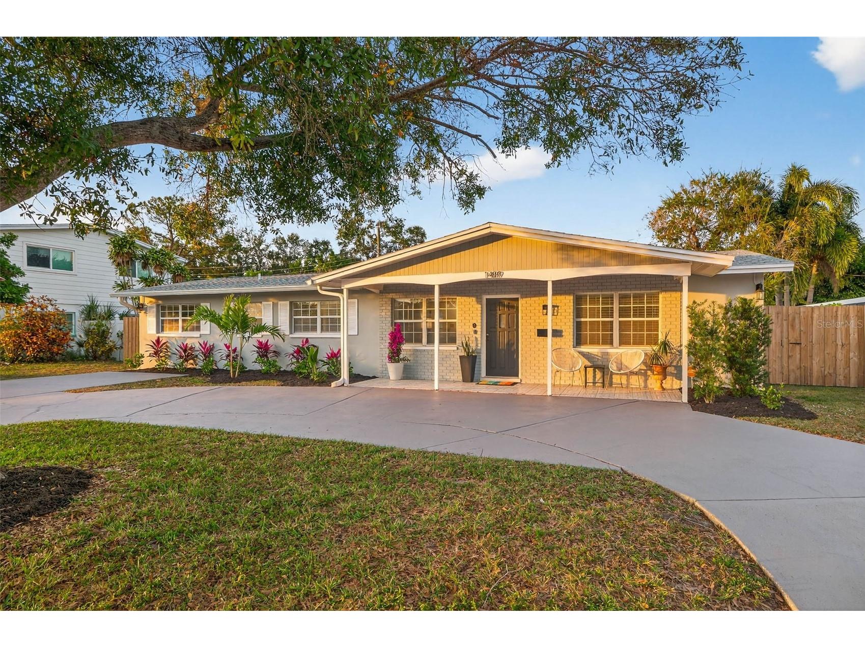 1489 77th Avenue N Saint Petersburg FL 33702 TB8462287 image1