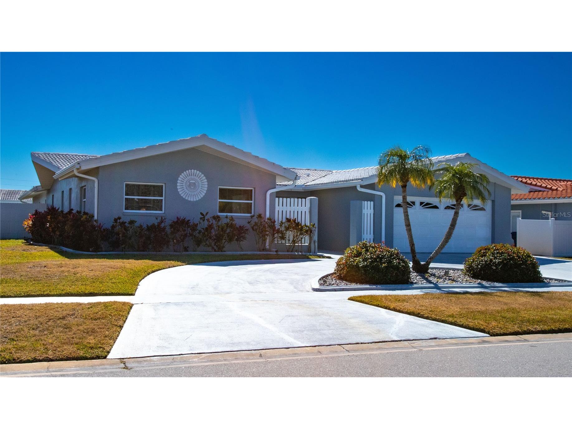 14898 Crown Drive Largo FL 33774 - INTRACOASTAL WATERWAY TB8475136 image1