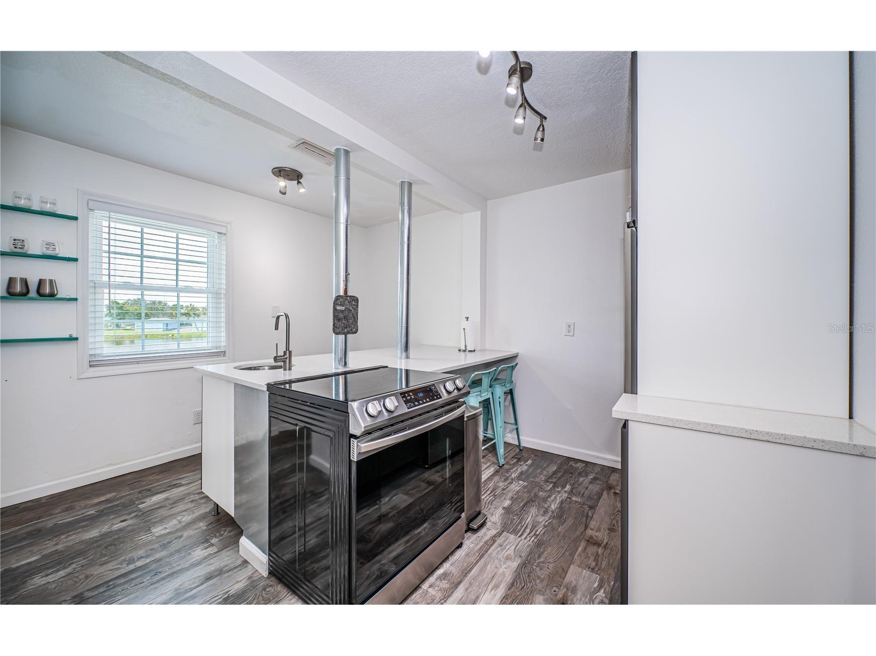 149 Seahorse Drive SE #H Saint Petersburg FL 33705 - BIG BAYOU LAKE TB8519687 image12
