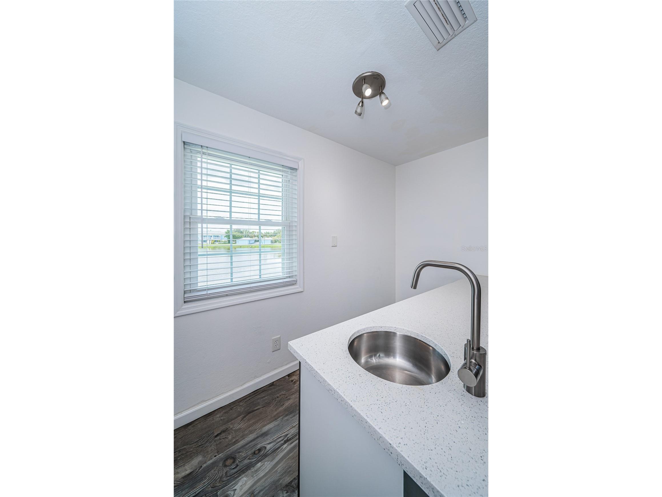 149 Seahorse Drive SE #H Saint Petersburg FL 33705 - BIG BAYOU LAKE TB8519687 image14