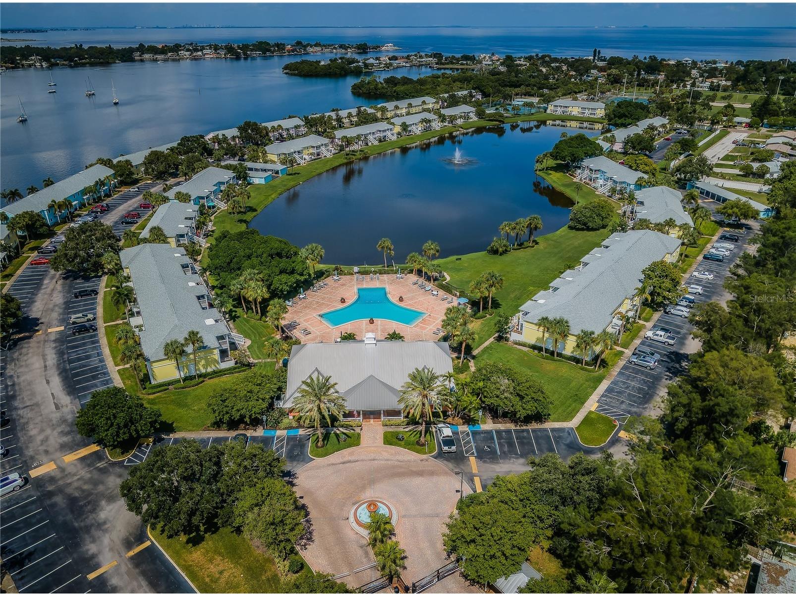 149 Seahorse Drive SE #H Saint Petersburg FL 33705 - BIG BAYOU LAKE TB8519687 image3