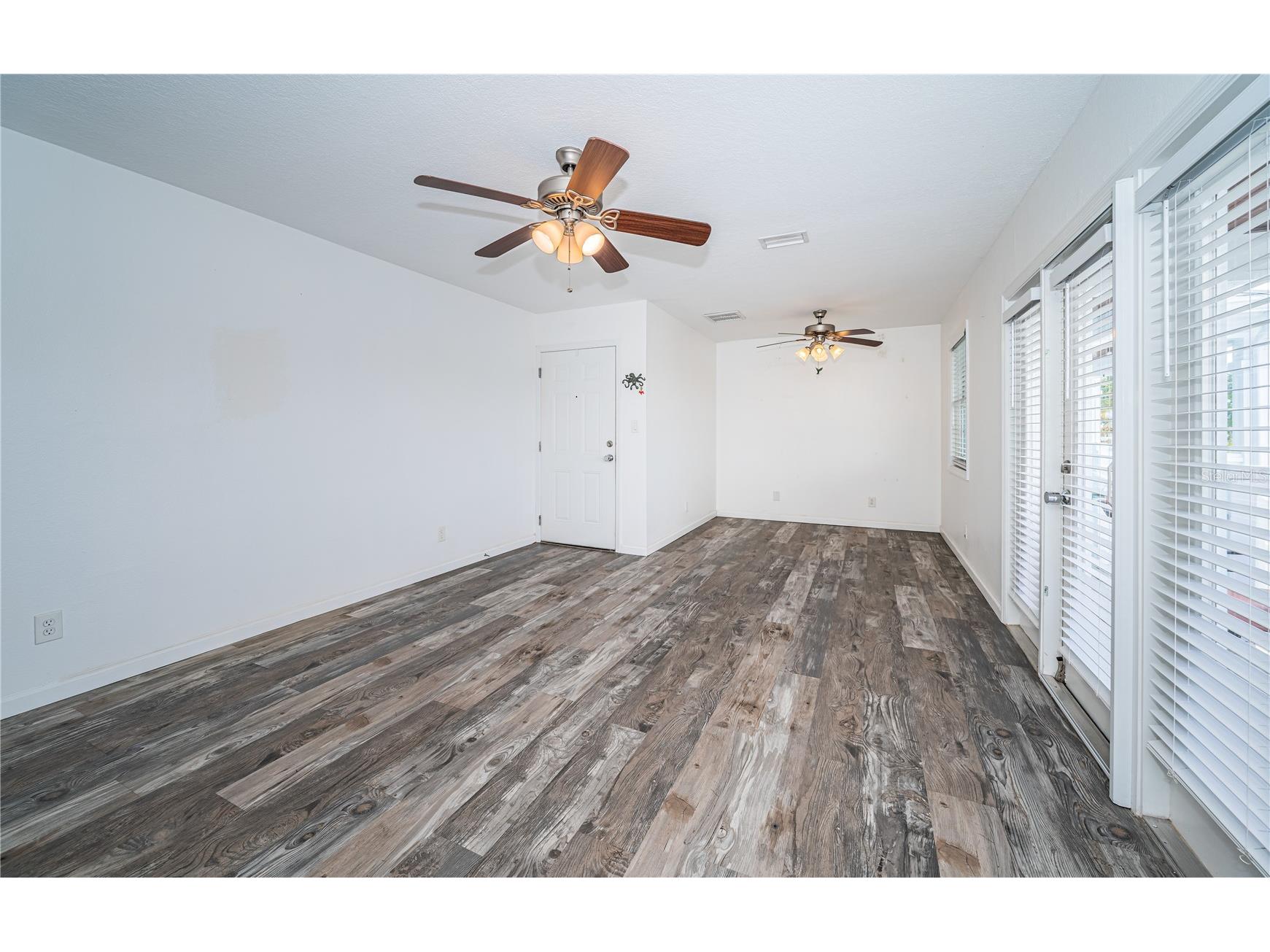 149 Seahorse Drive SE #H Saint Petersburg FL 33705 - BIG BAYOU LAKE TB8519687 image8